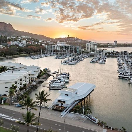 The Pier Pods On The Water- 50M From Townsville Bus Terminal And Ferry Terminal- Passport Id Requried Zewnętrze zdjęcie