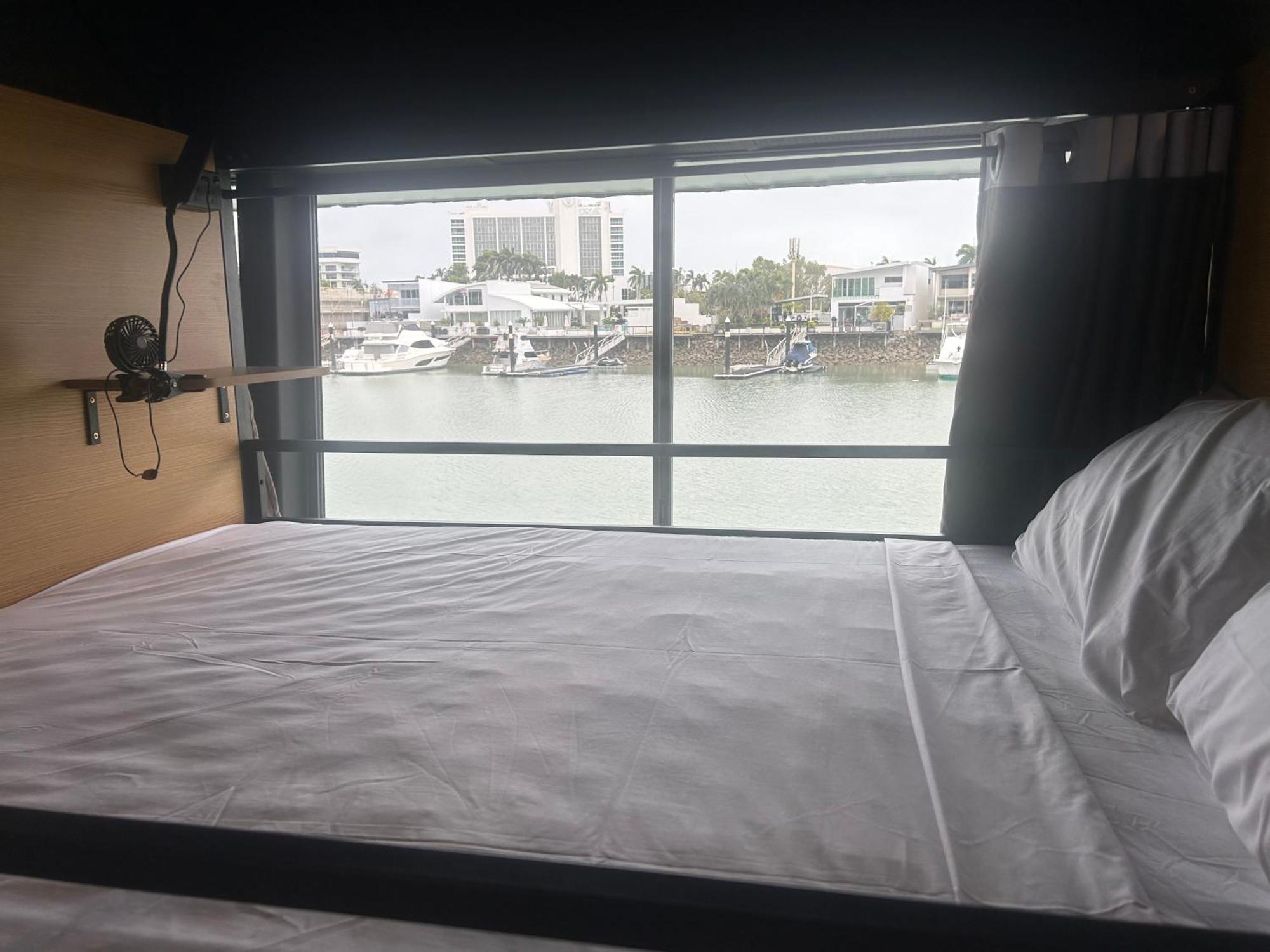 The Pier Pods On The Water- 50M From Townsville Bus Terminal And Ferry Terminal- Passport Id Requried Zewnętrze zdjęcie