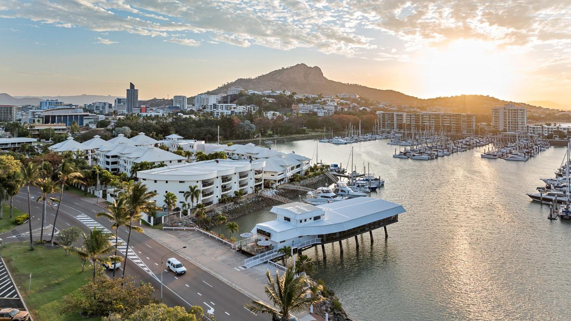 The Pier Pods On The Water- 50M From Townsville Bus Terminal And Ferry Terminal- Passport Id Requried Zewnętrze zdjęcie
