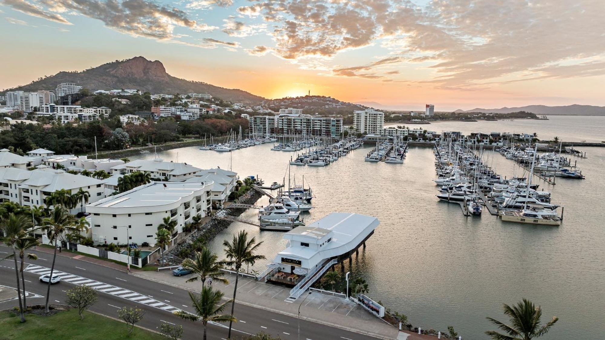 The Pier Pods On The Water- 50M From Townsville Bus Terminal And Ferry Terminal- Passport Id Requried Zewnętrze zdjęcie