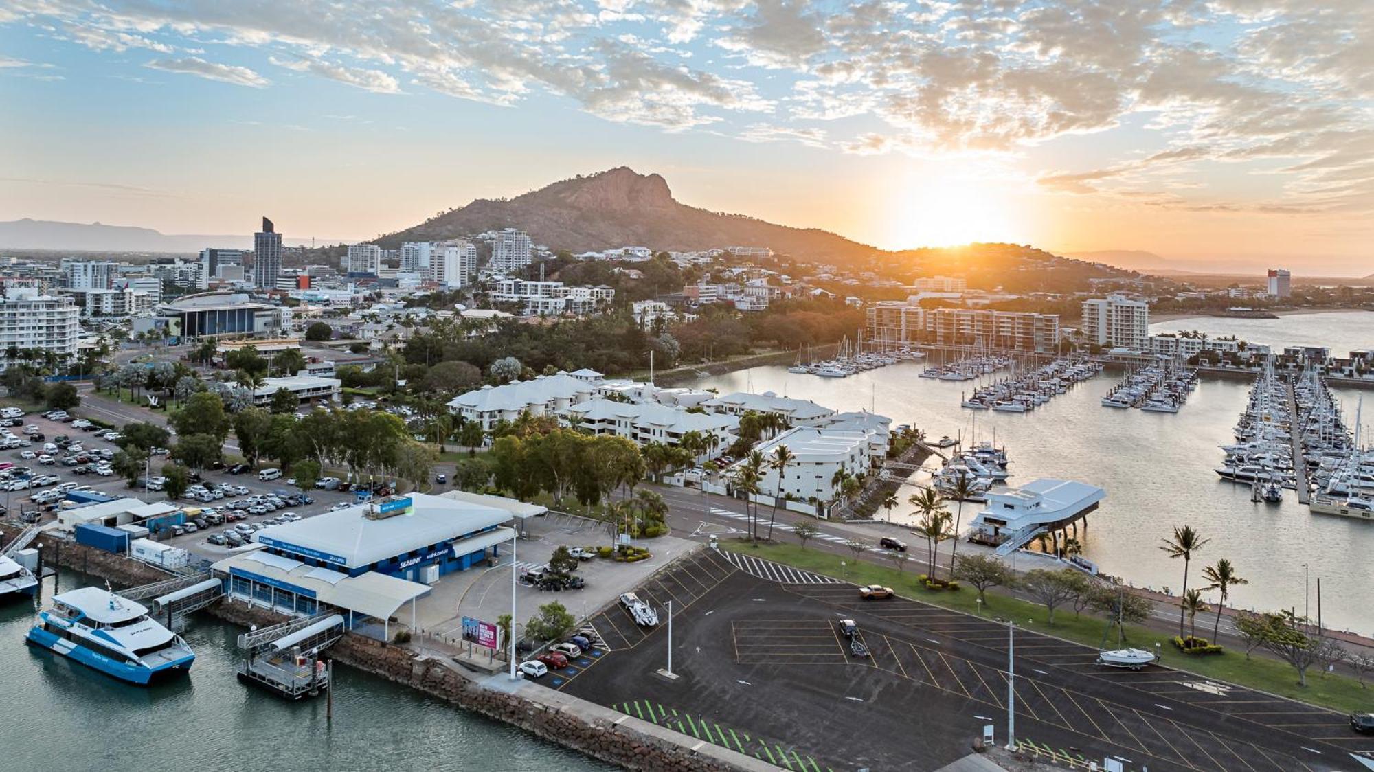 The Pier Pods On The Water- 50M From Townsville Bus Terminal And Ferry Terminal- Passport Id Requried Zewnętrze zdjęcie