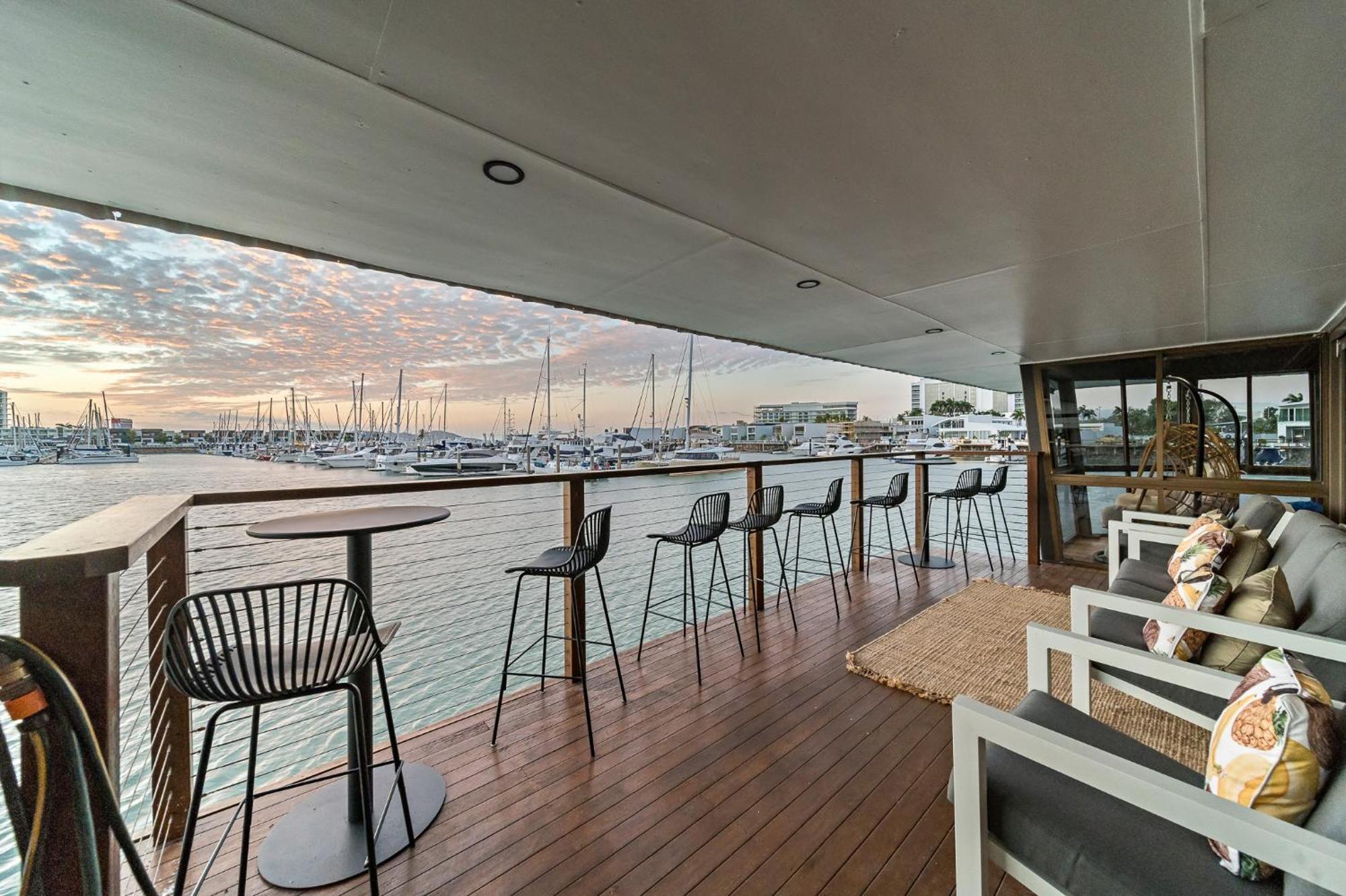 The Pier Pods On The Water- 50M From Townsville Bus Terminal And Ferry Terminal- Passport Id Requried Zewnętrze zdjęcie