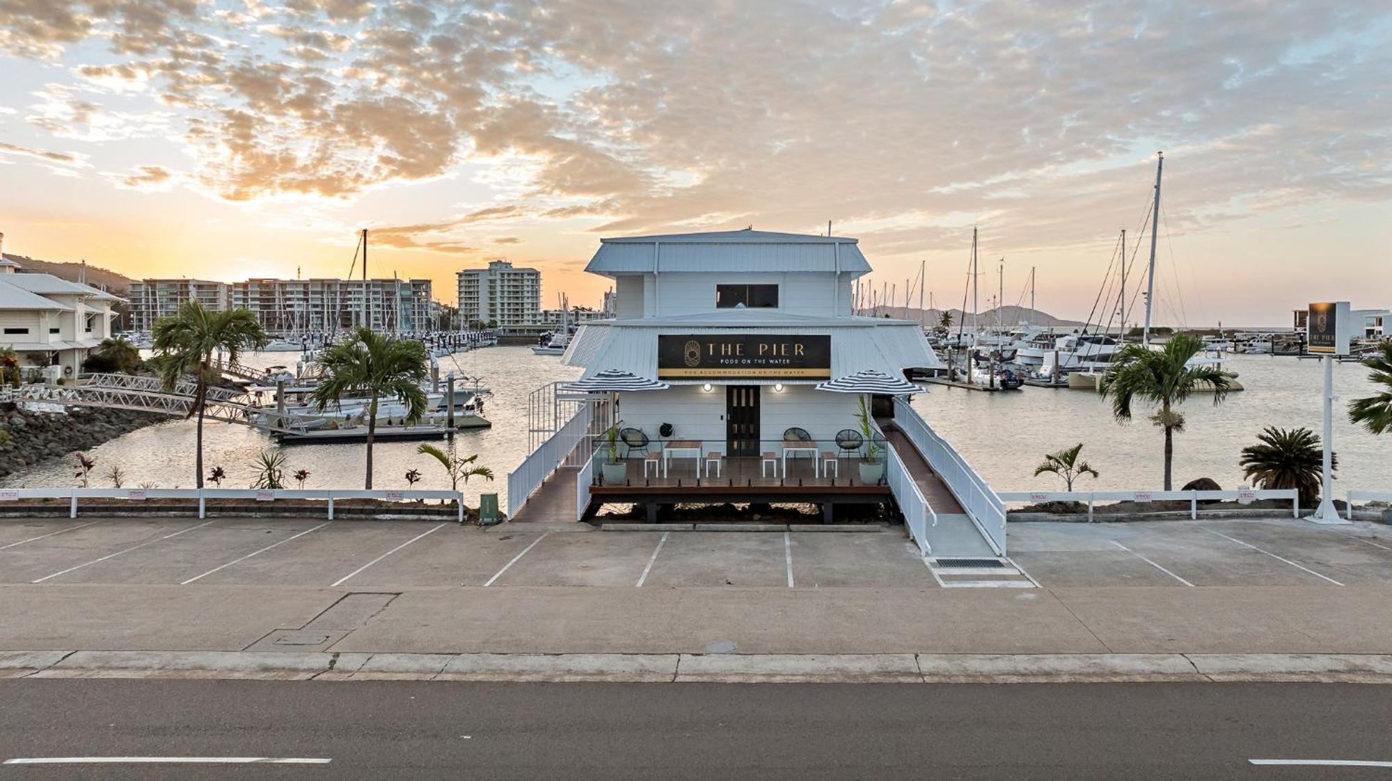 The Pier Pods On The Water- 50M From Townsville Bus Terminal And Ferry Terminal- Passport Id Requried Zewnętrze zdjęcie
