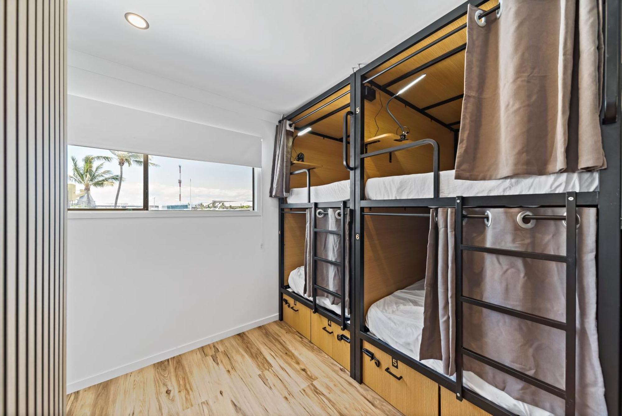 The Pier Pods On The Water- 50M From Townsville Bus Terminal And Ferry Terminal- Passport Id Requried Zewnętrze zdjęcie